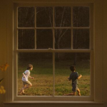 Noah Kanan's The Great Divide is filled with tunes that can connect with the drama that Generation Z and their Millennial generation predecessors face today. (Album cover property of Mercury Records & Universal Music Group)